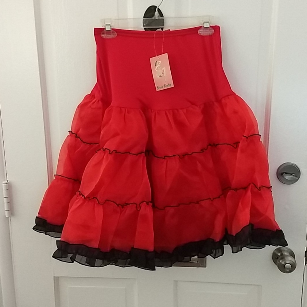 Bernie Dexter Red and Black Crinoline Size 2 NWT